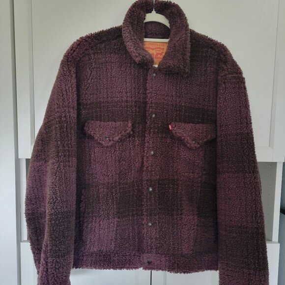 Levi's Men's Cozy Vintage Relaxed Fit Sherpa Jacket in a purple and brow size M - Picture 5 of 5